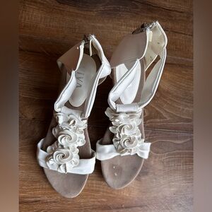 Viva size 39 wedge white floral sandals